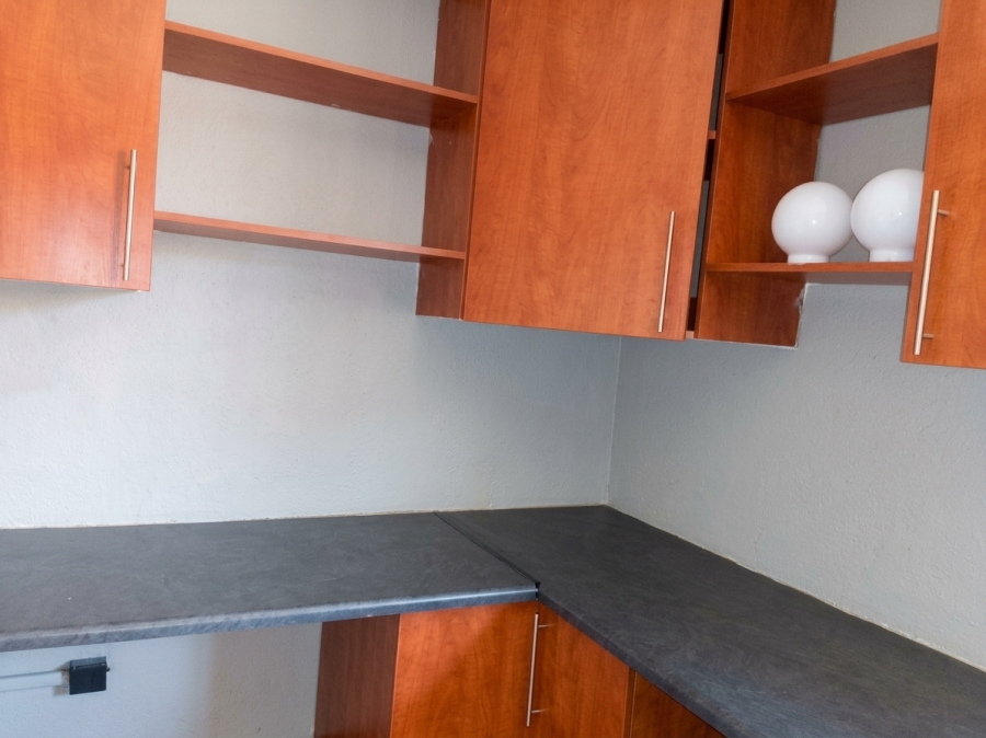 To Let 4 Bedroom Property for Rent in Geelhoutpark North West